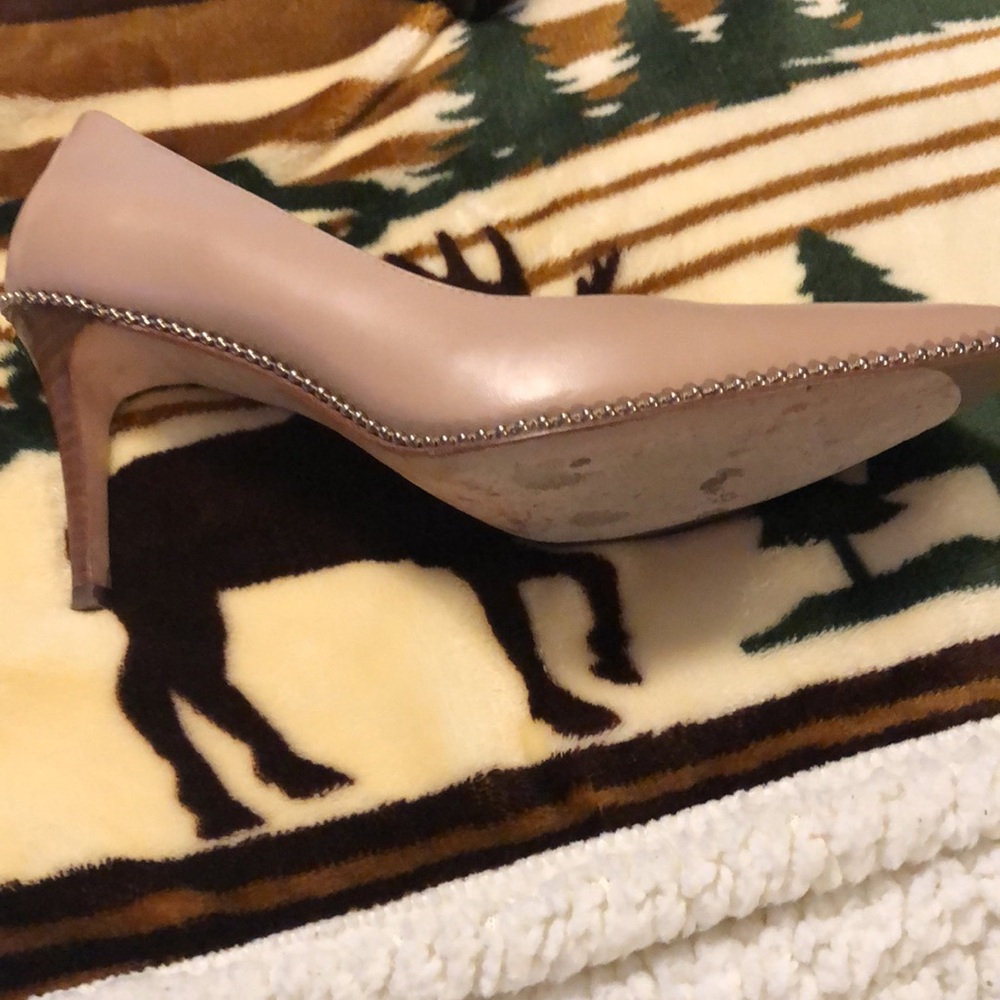 Coach BeadChain Size 8 GUC 3 1/2” Pumps Does Not Have Original Box - Picture 9 of 10